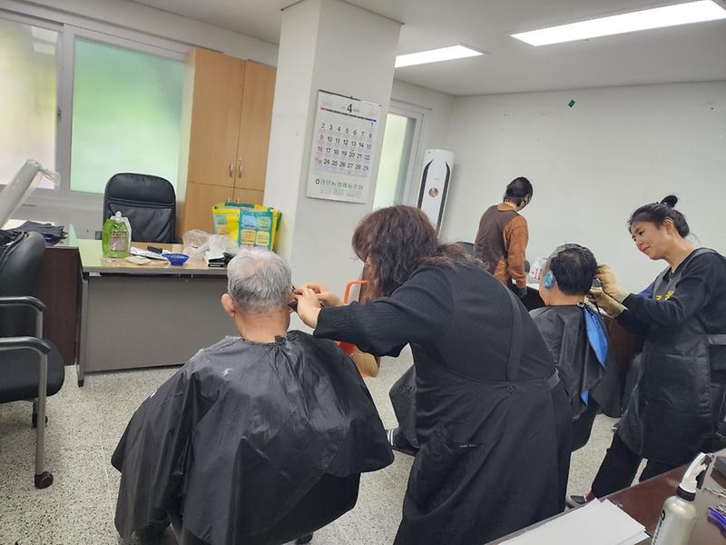 (2023.4.26.)4월 미용염색봉사 사진
