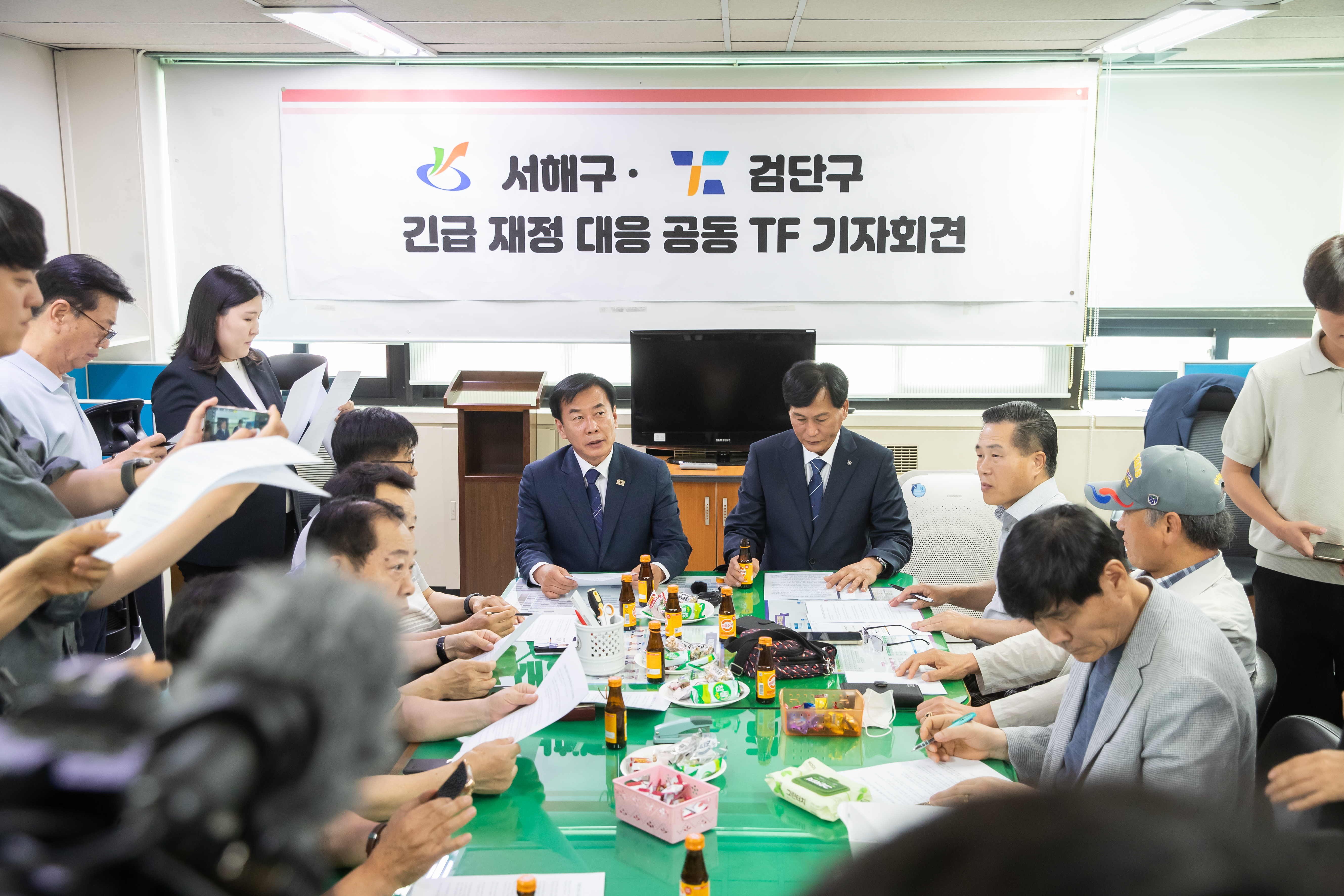 260701_검단구,_서해구_긴급_재정_대응_공동_TF_기자회견_1.jpg 이미지
