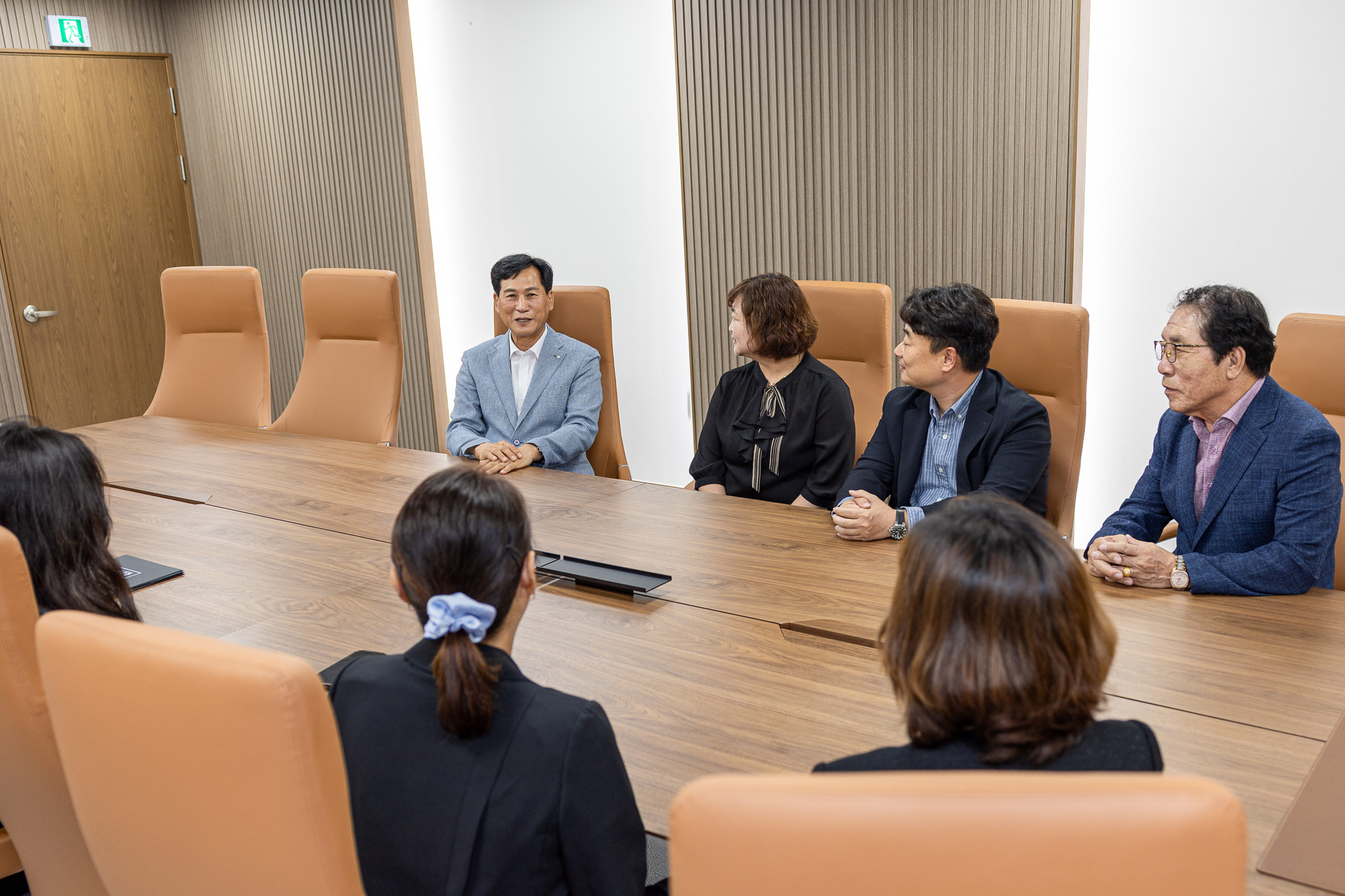260707_(주)정석조경산업_후원물품_전달식_2.jpg 이미지