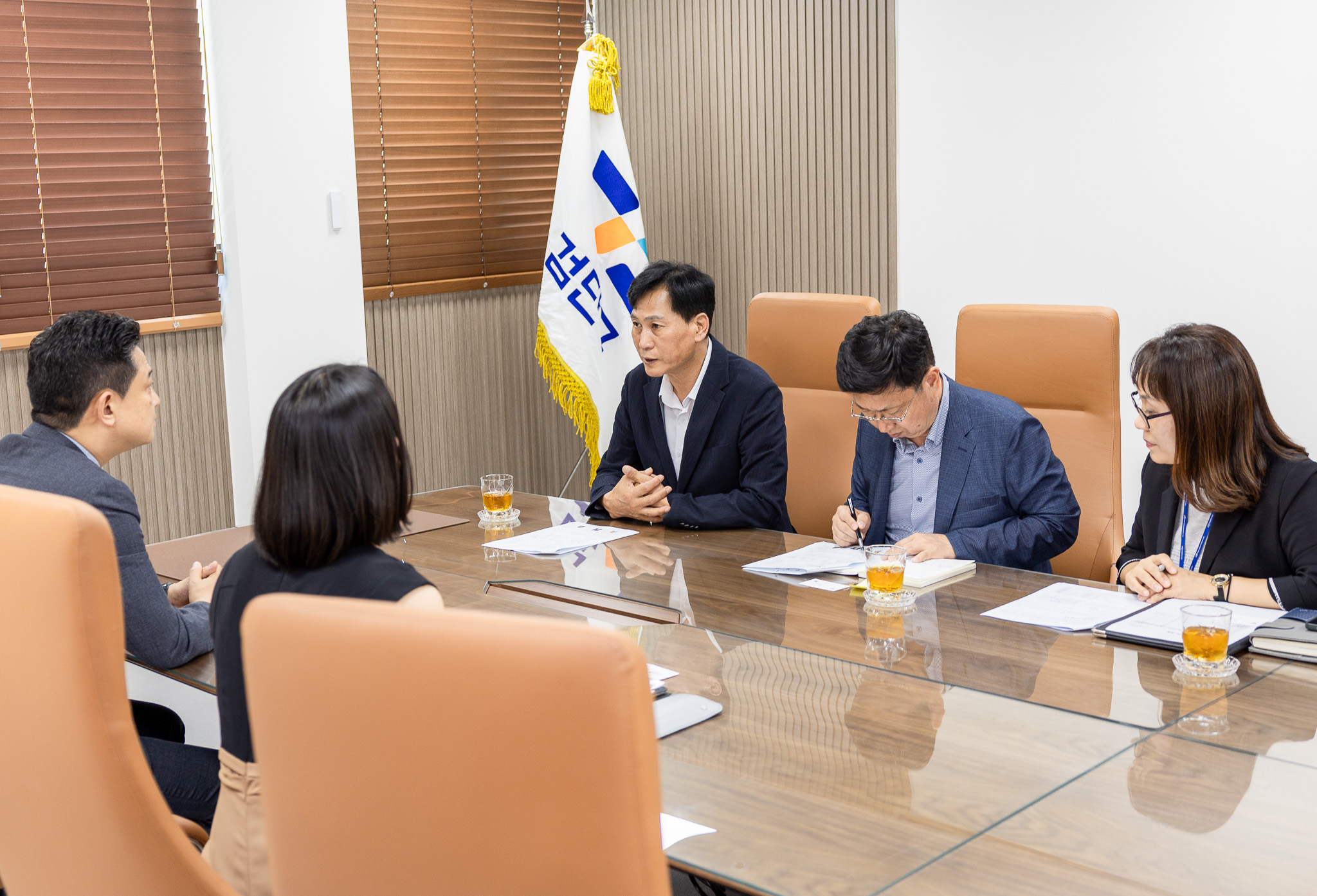 260713_외교부_여권사무신규대행기관(검단구청)_방문_2.jpg 이미지