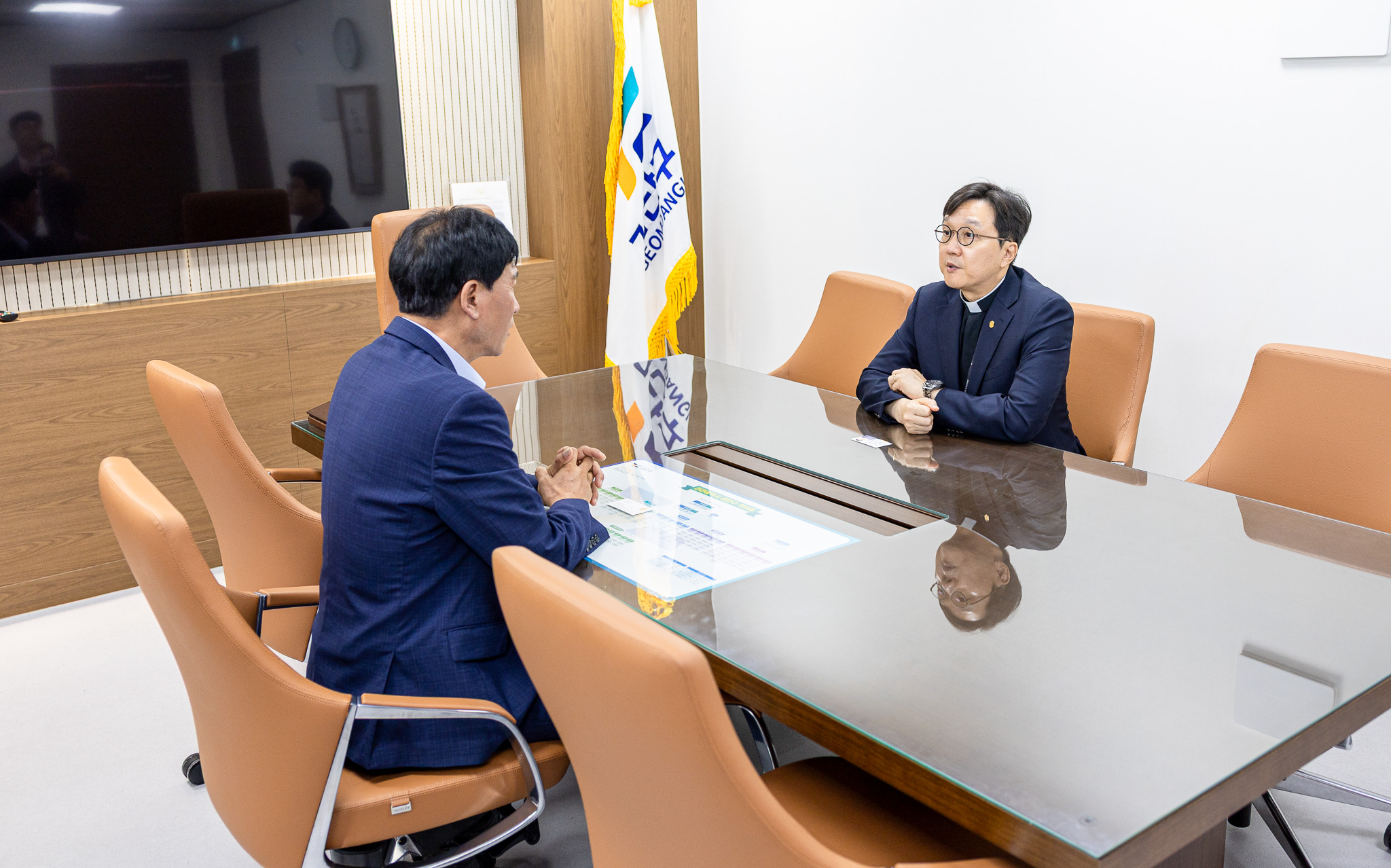 260803_국제성무병원_병원장_차담회_3.jpg 이미지