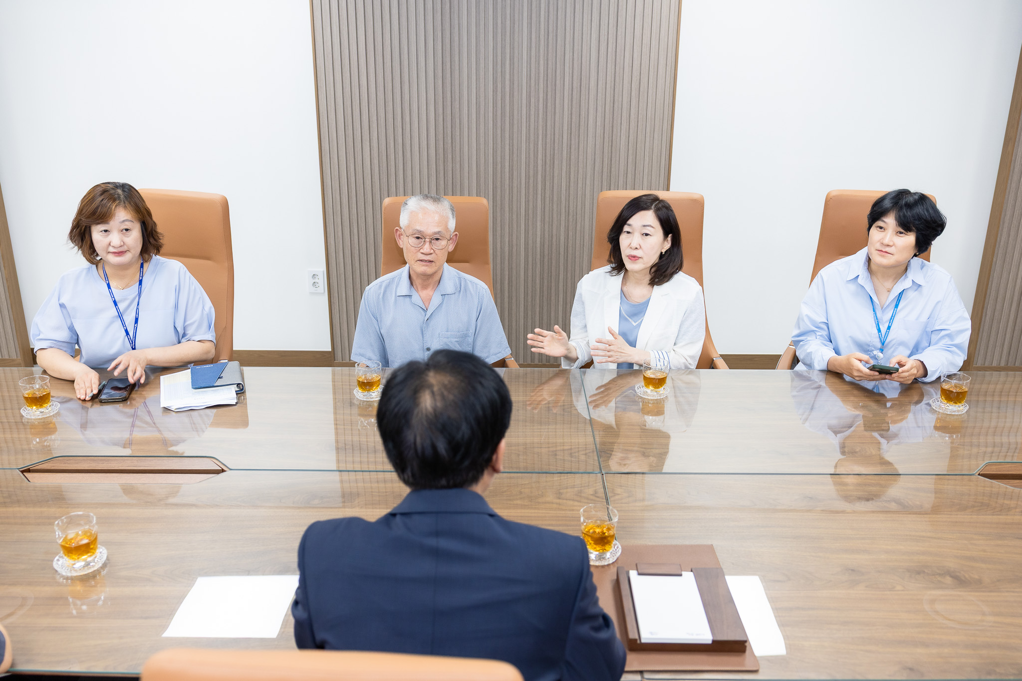 260811_(주)_드림식자재마트_후원물품_전달식_2.jpg 이미지