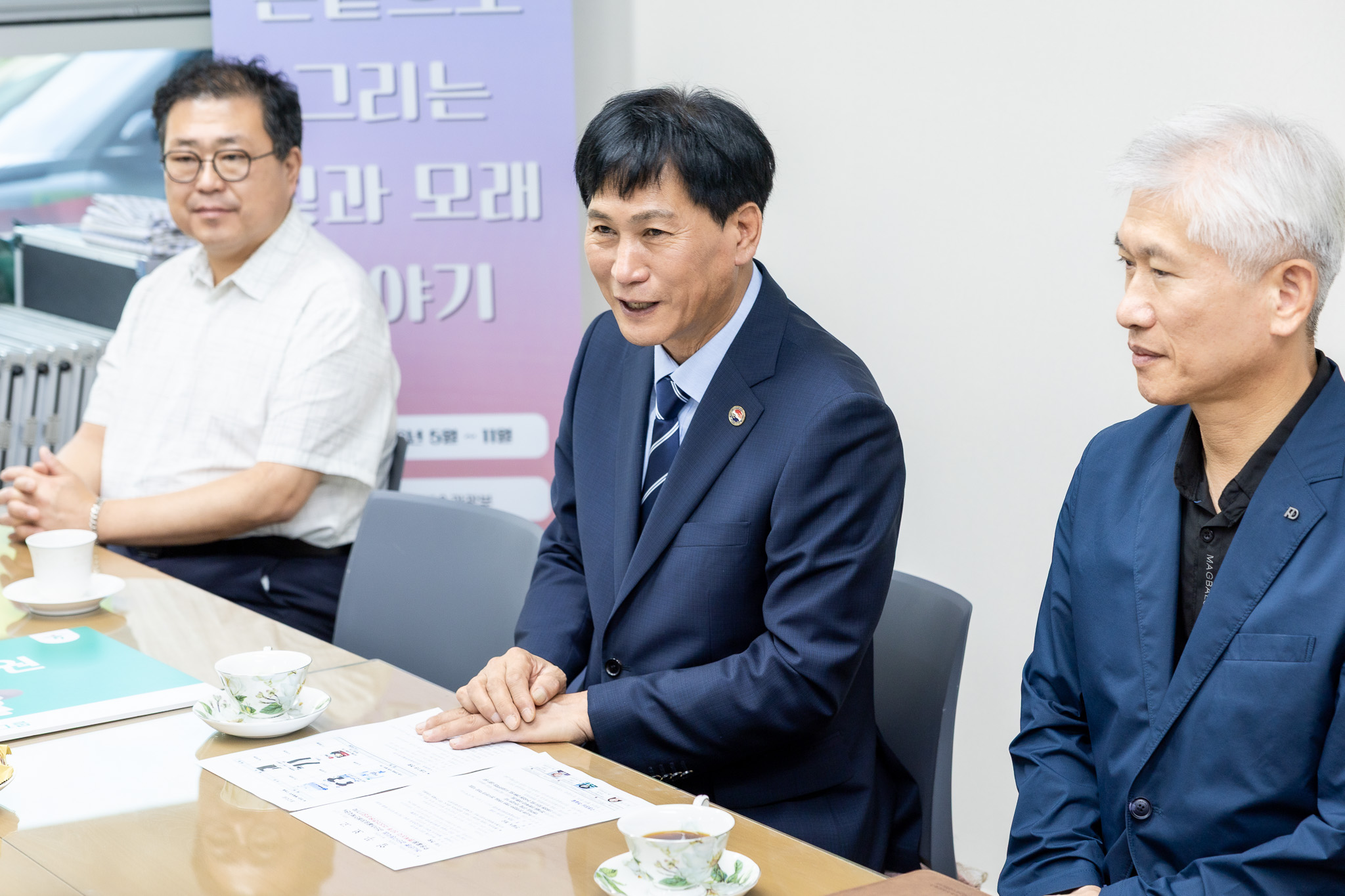 260813_하나은행_검단구청지점_후원물품_전달식(검단어울림장애인복지관)_4.jpg 이미지
