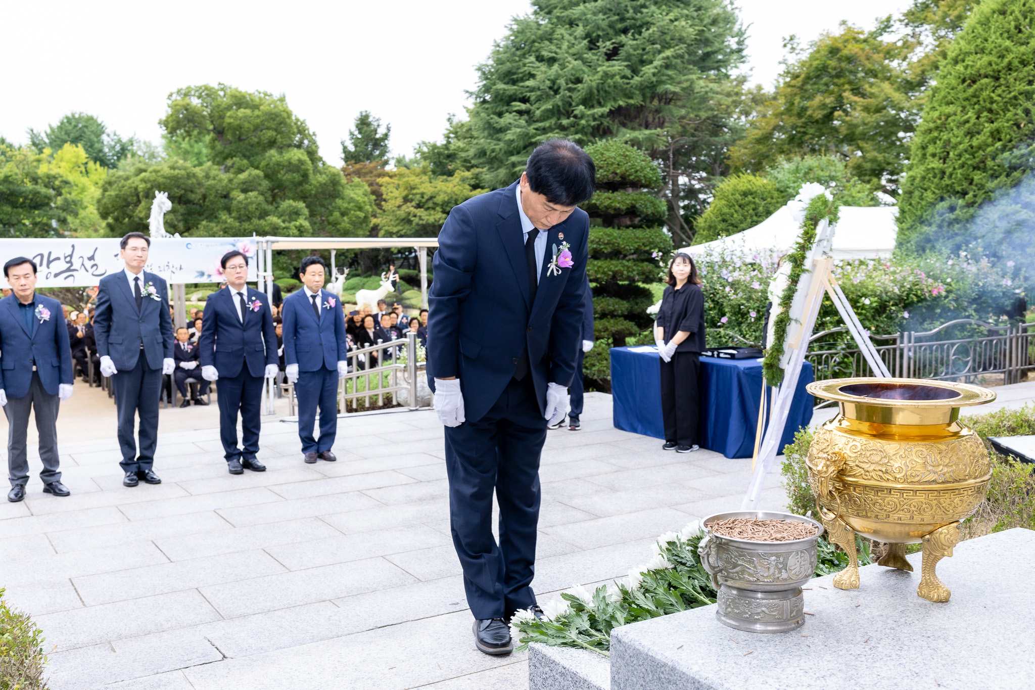 260815_81주년_광복절_기념_현충탑_참배_3.jpg 이미지
