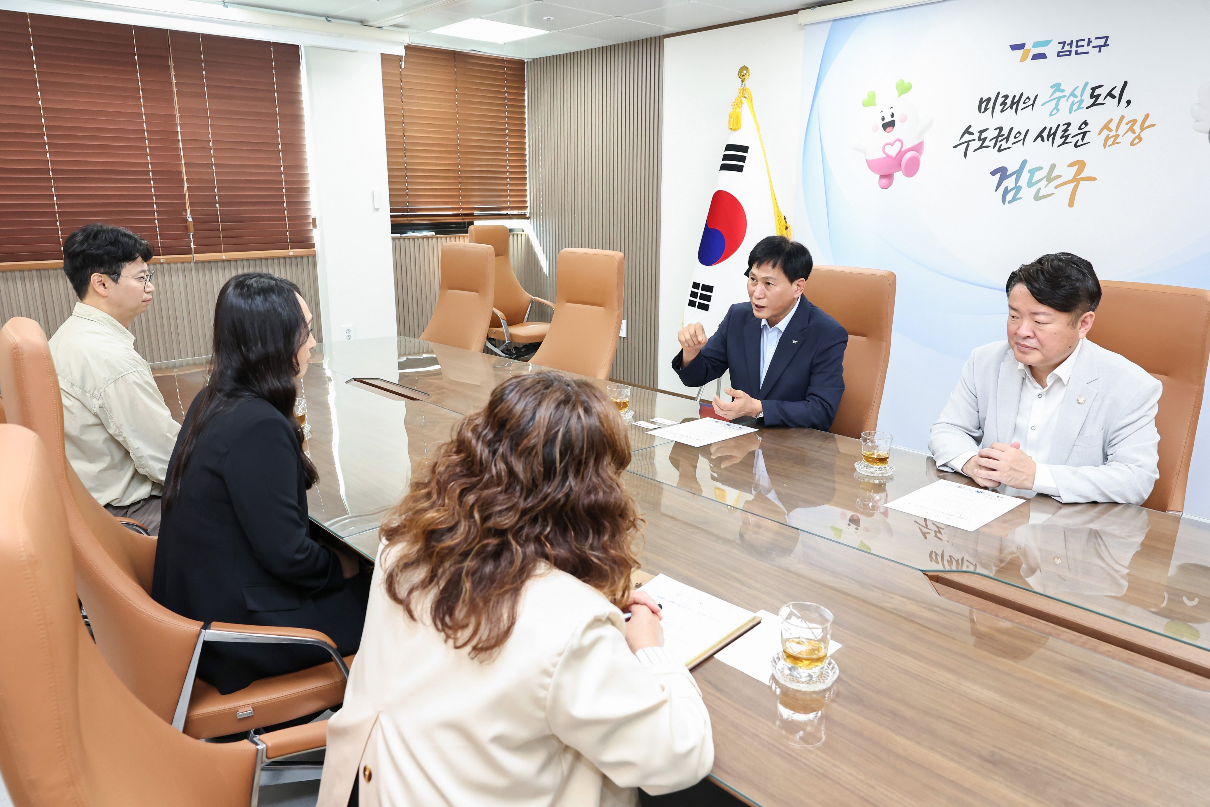 260916_정원엘피_기부_행사_5.jpg 이미지