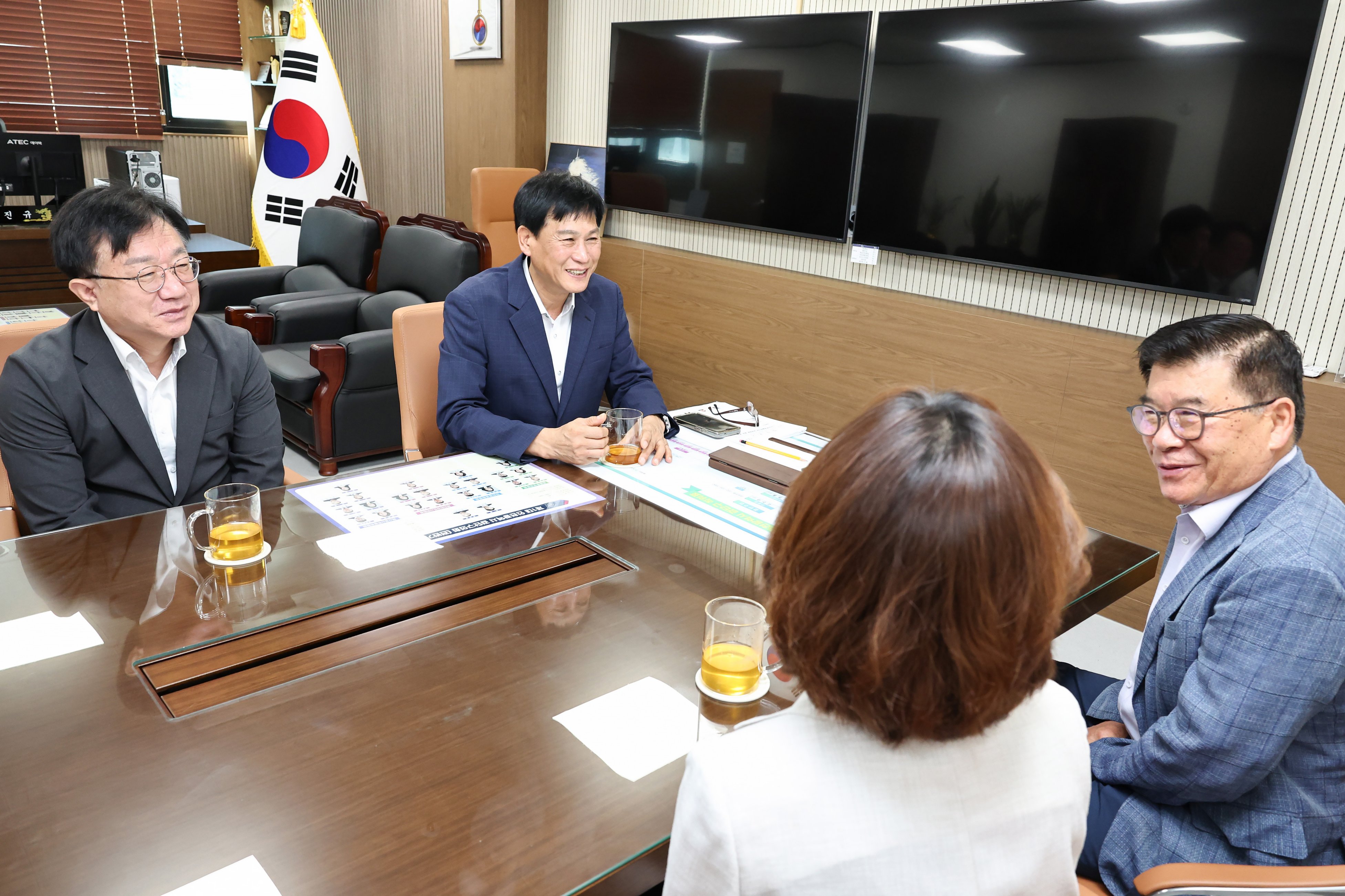 260922_(주)선봉식품_기부물품_전달식_3.jpg 이미지
