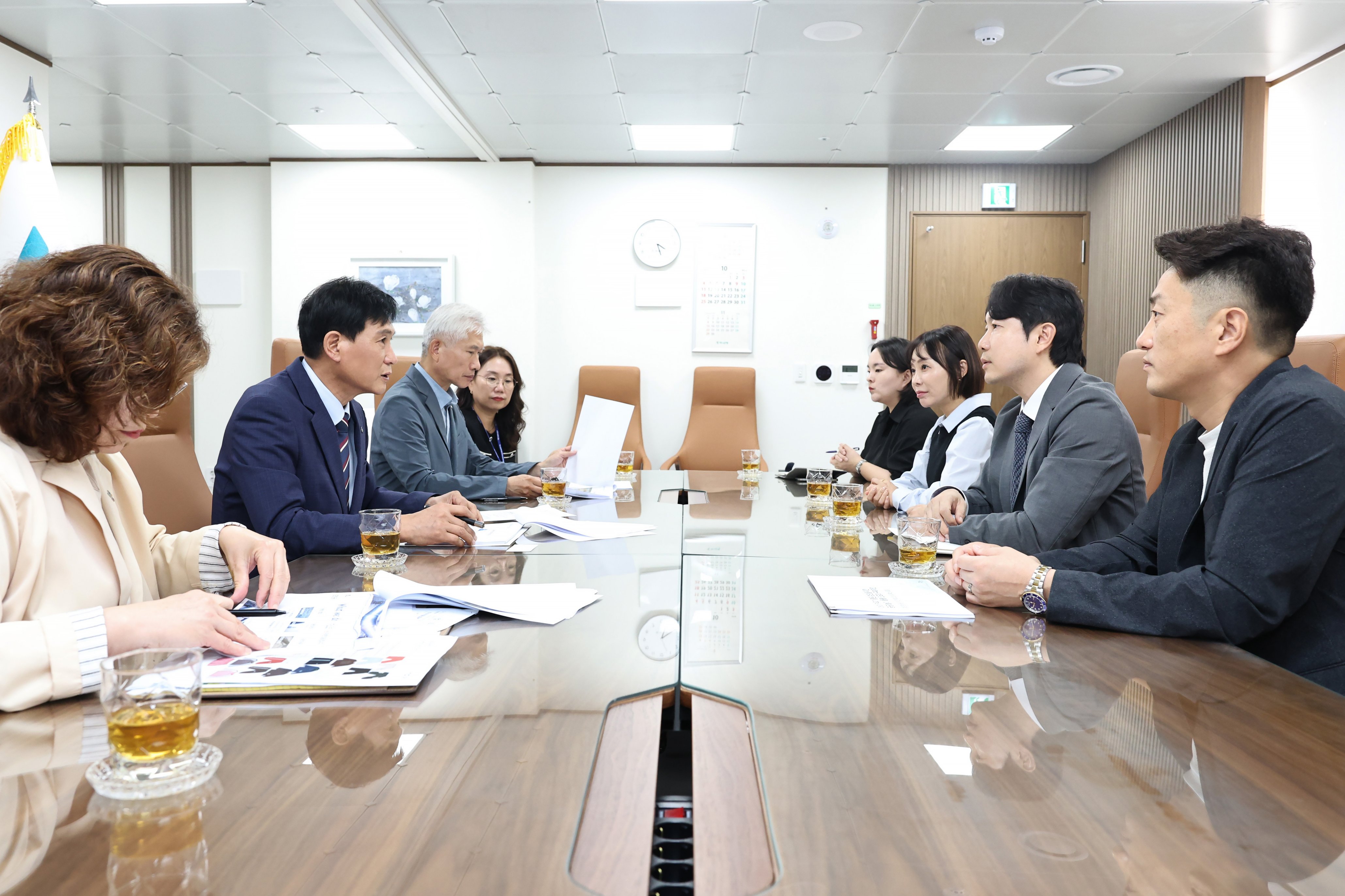 261012_(주)아이들코퍼레이션_이웃사랑_후원물품(아동복)_전달식_2.jpg 이미지